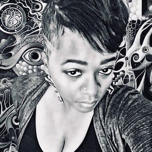 Meet your Posher, Dionne